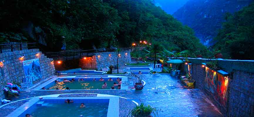 aguas-calientes-3.jpg